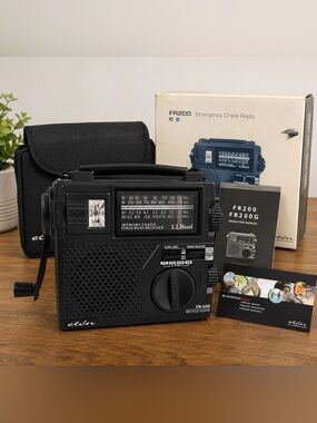 Eton FR200 Emergency Crank Radio LL Bean NOB Complete w Case Survival Gear